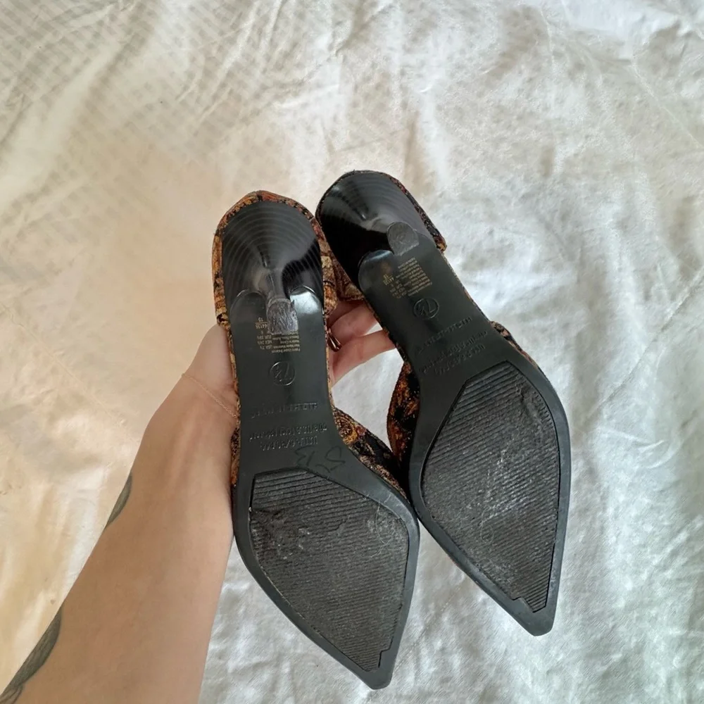 VTG Highlights Velveteen Floral Paisley Heels in Brown Gold and Tan 7.5 - Picture 6 of 6